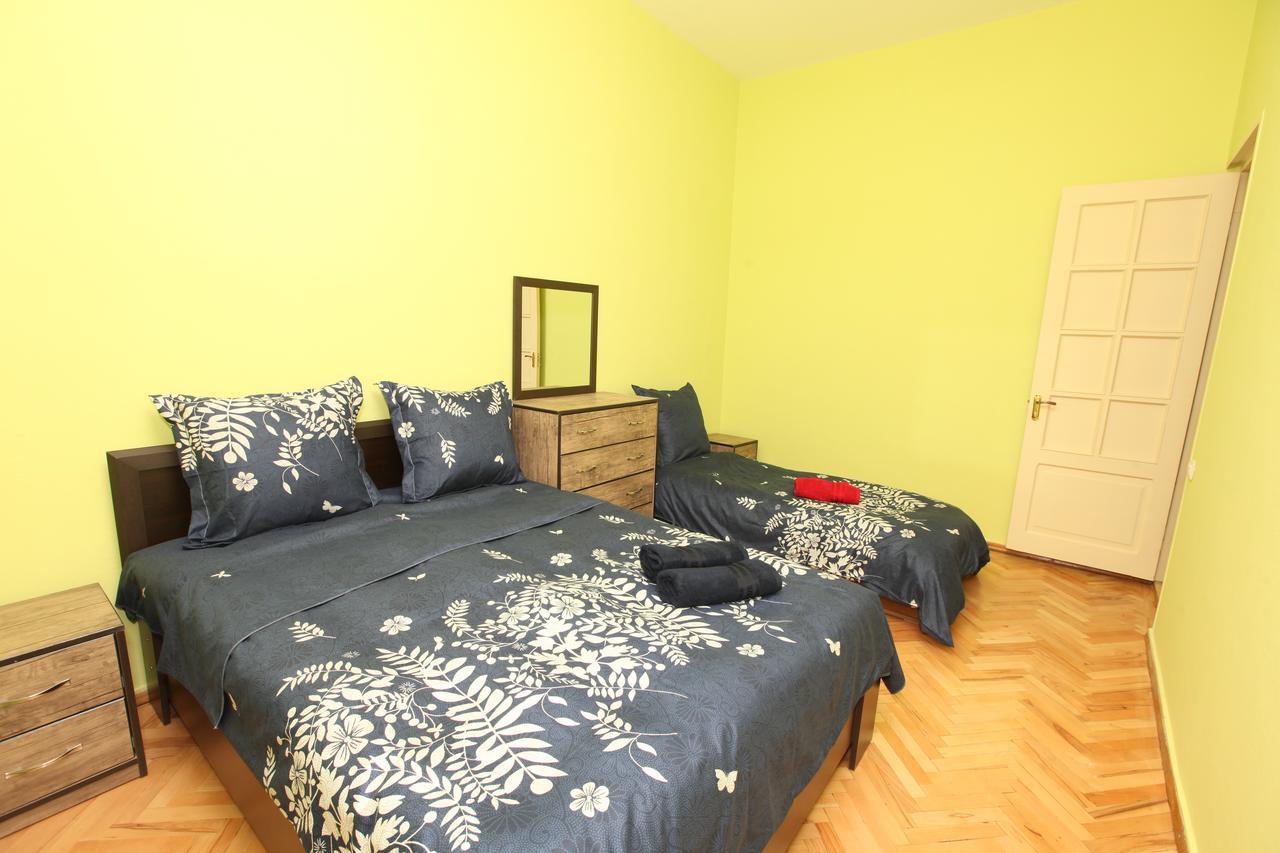 Apartment At Stalin House 트빌리시 외부 사진