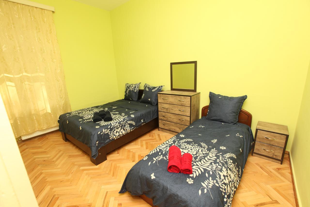Apartment At Stalin House 트빌리시 외부 사진