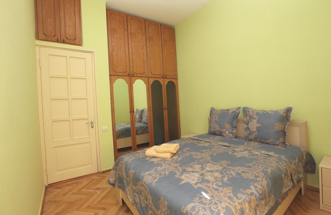 Apartment At Stalin House 트빌리시 외부 사진