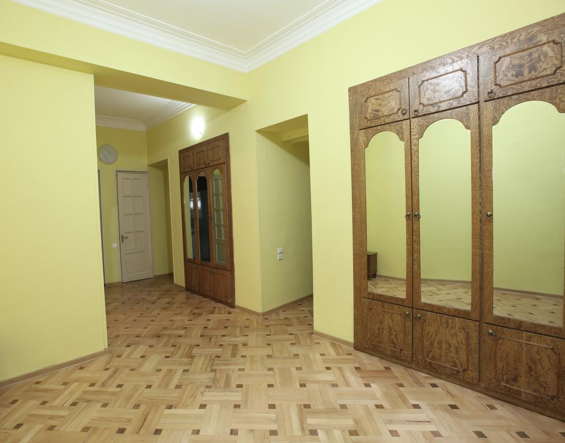 Apartment At Stalin House 트빌리시 외부 사진