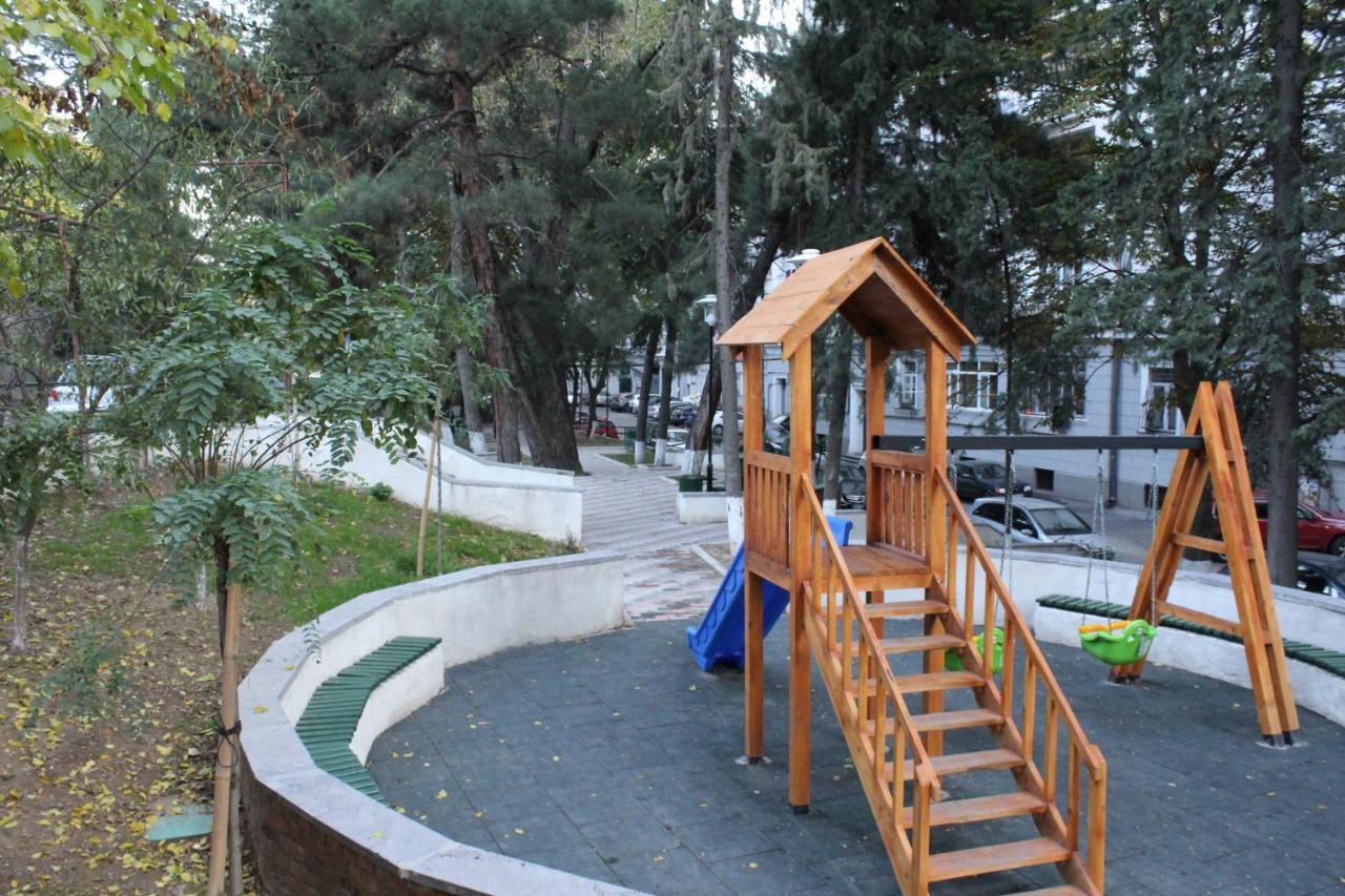 Apartment At Stalin House 트빌리시 외부 사진