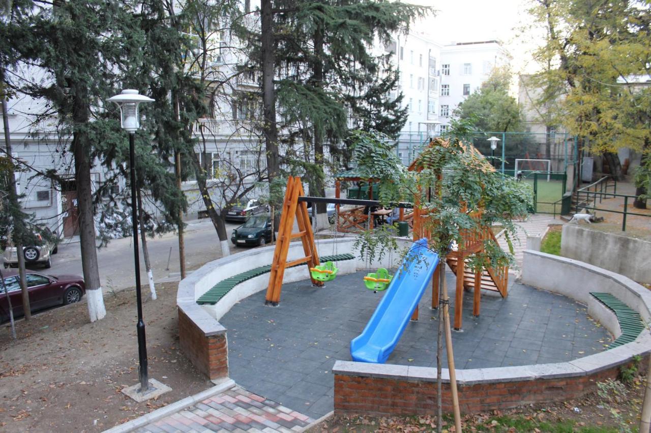 Apartment At Stalin House 트빌리시 외부 사진